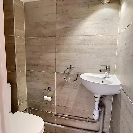 T2 Avec Terrasse, Climatisation Et Parking - Fr-1-715-22 Apartamento